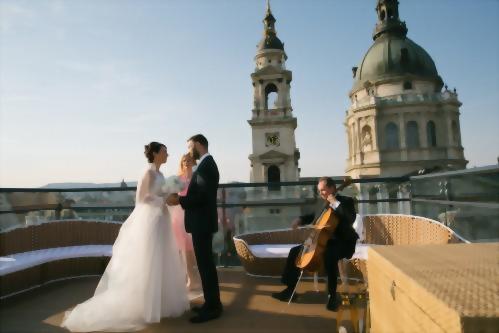 A stunning wedding ceremony on the High Note SkyBar Panorama Terrace.